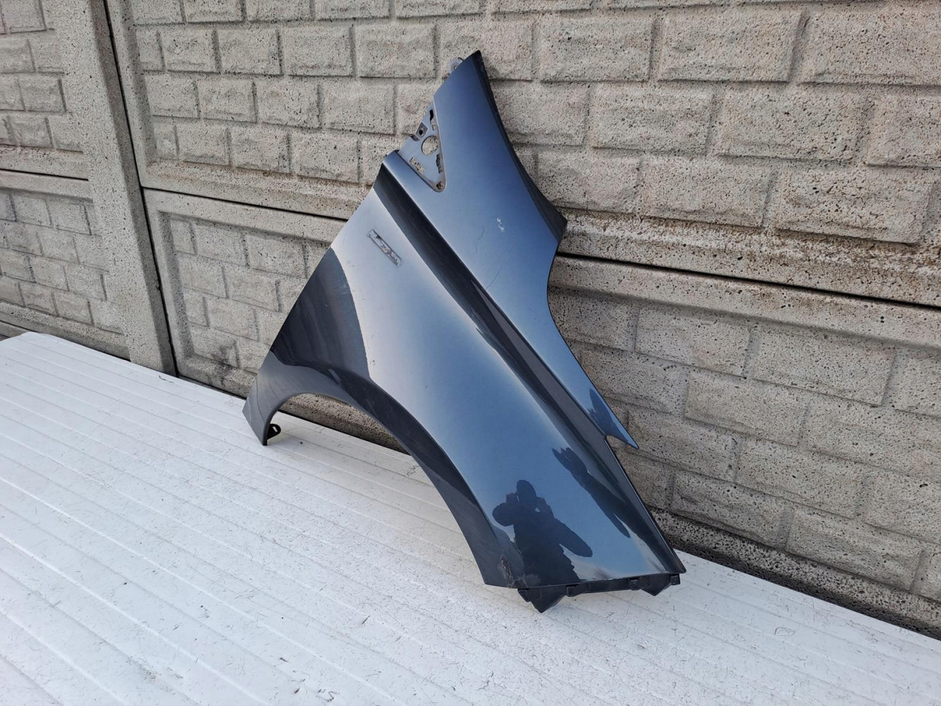 RENAULT ZOE BŁOTNIK PRAWY PRZEDNI - (13251209456)