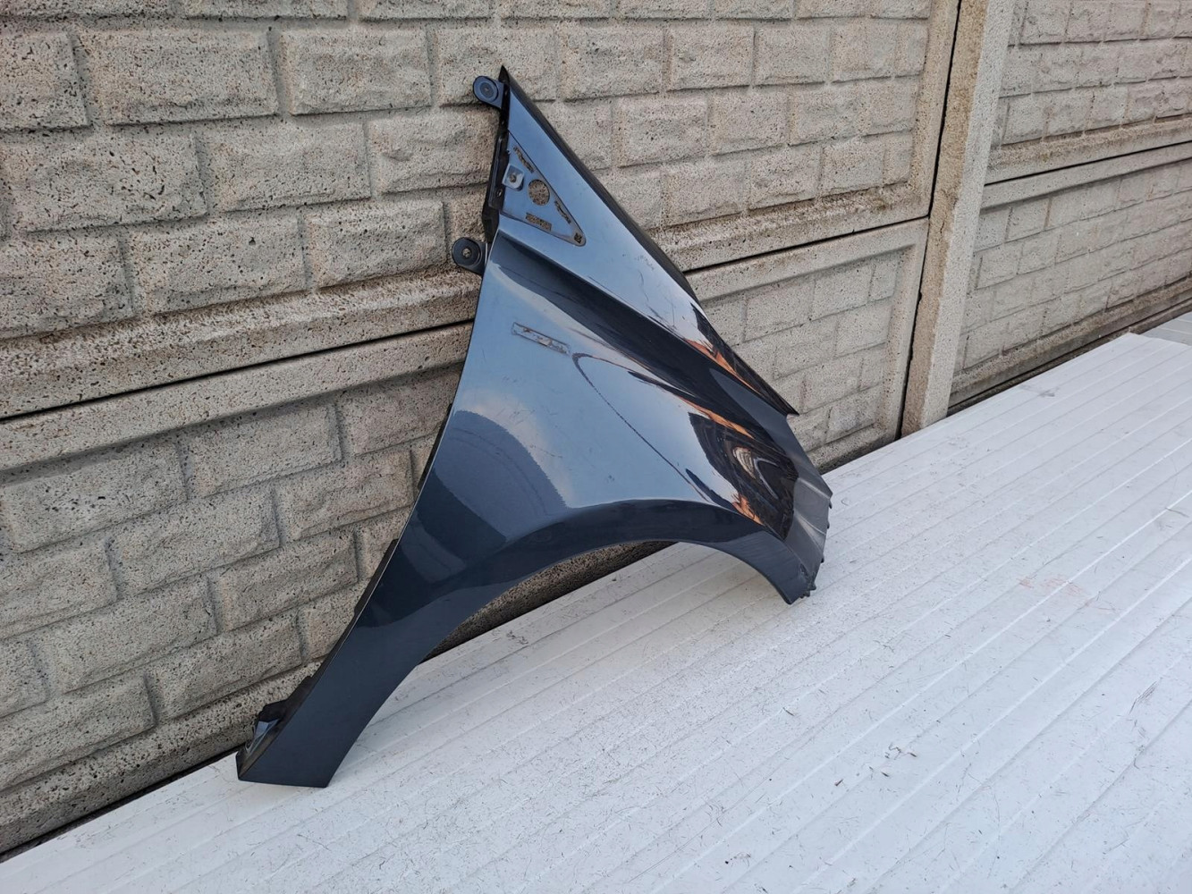 RENAULT ZOE BŁOTNIK PRAWY PRZEDNI - (13251209456)