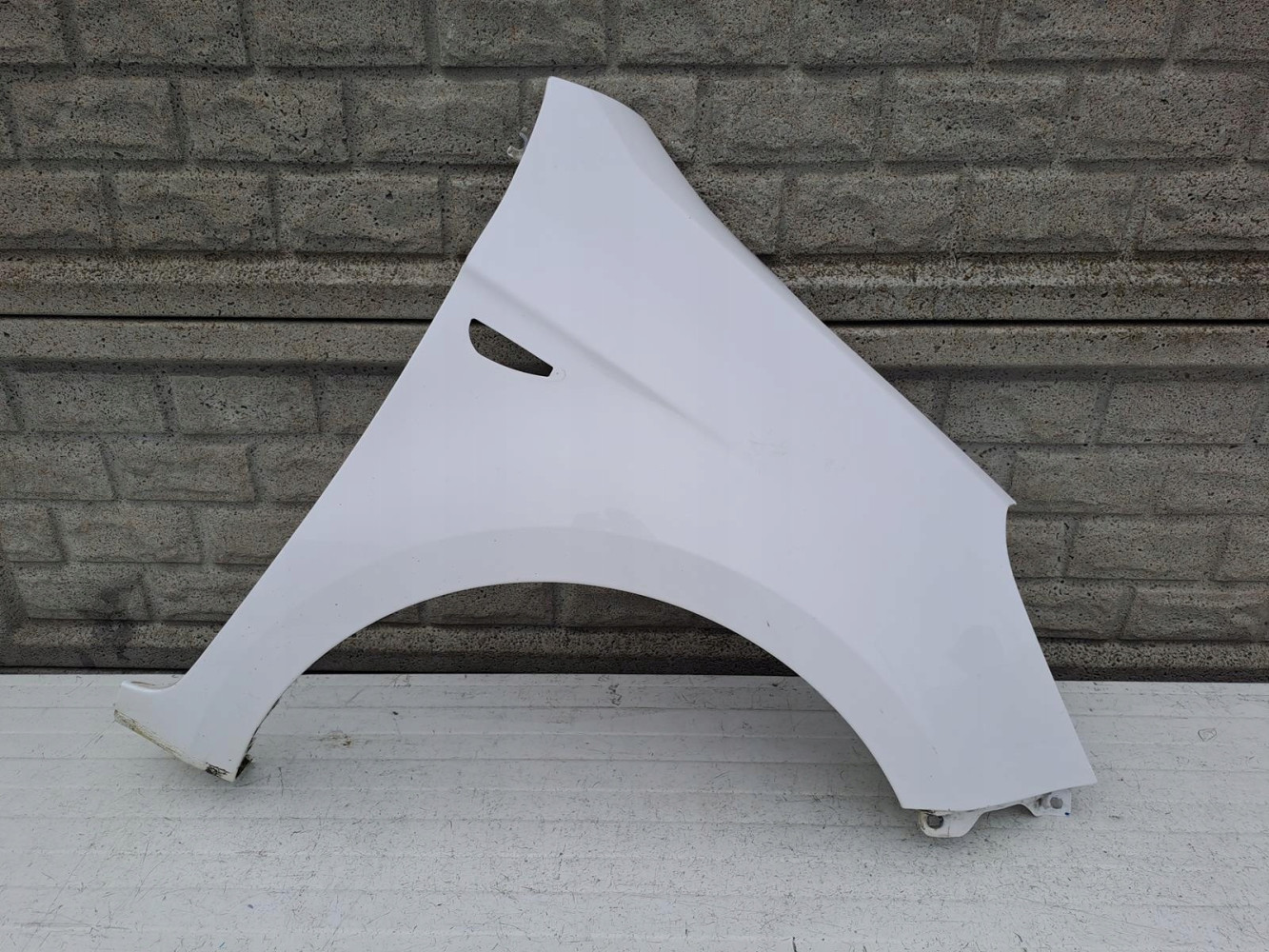 BŁOTNIK PRAWY PRZEDNI HYUNDAI I20 08-12 - (13284296217)