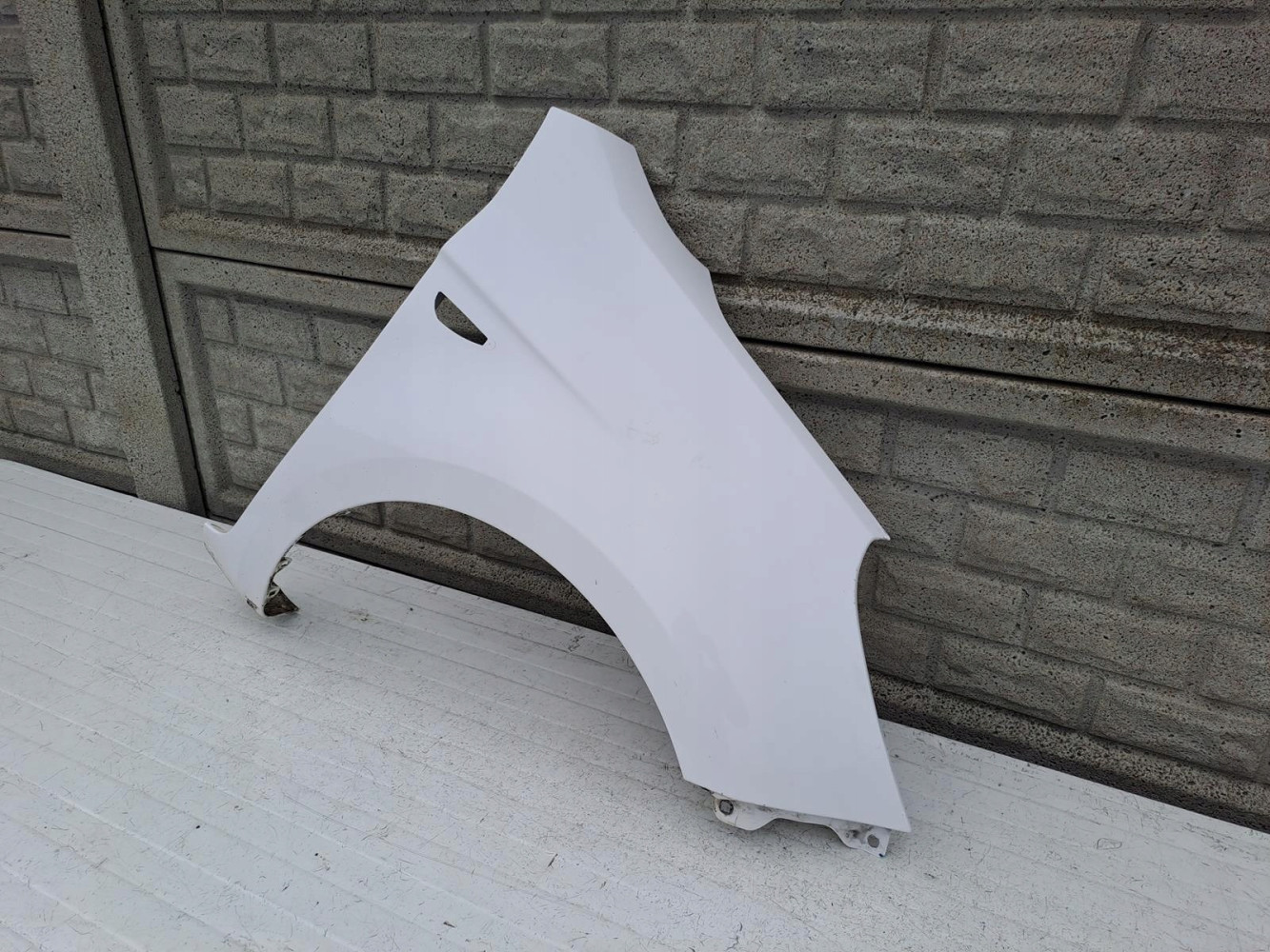 BŁOTNIK PRAWY PRZEDNI HYUNDAI I20 08-12 - (13284296217)