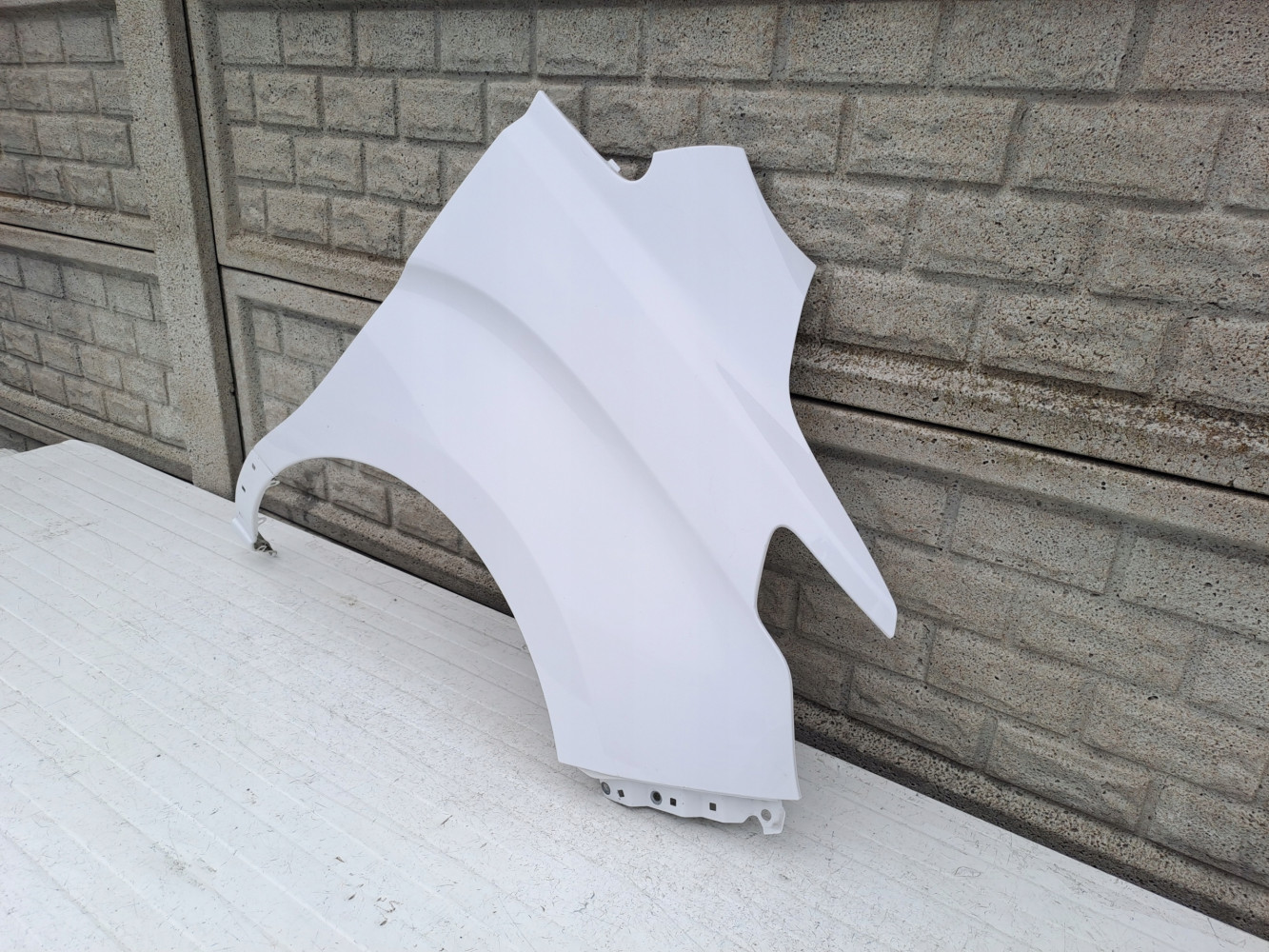 HYUNDAI H1 H-1 18-22 BŁOTNIK PRZEDNI PRAWY - (13284367368)