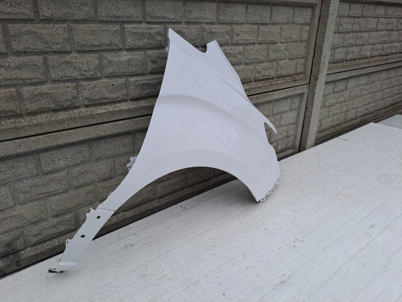 HYUNDAI H1 H-1 18-22 BŁOTNIK PRZEDNI PRAWY - (13284367368)