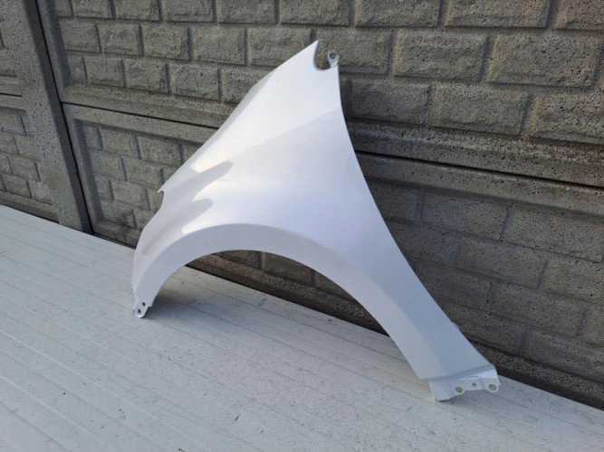 TOYOTA YARIS 4 IV 19-23 BŁOTNIK LEWY PRZEDNI - (13296565470)