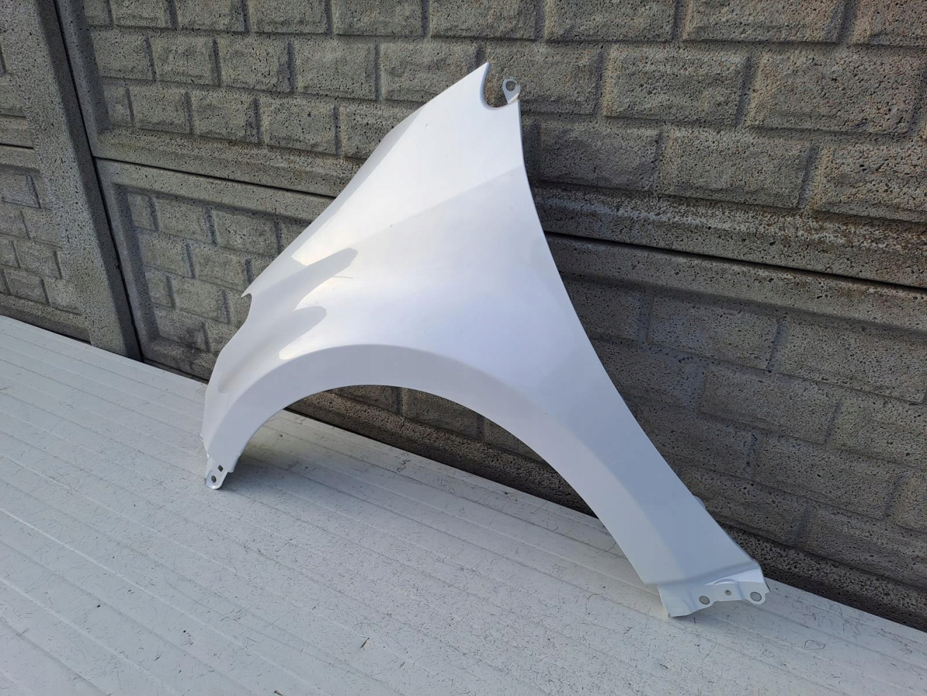 TOYOTA YARIS 4 IV 19-23 BŁOTNIK LEWY PRZEDNI - (13296565470)