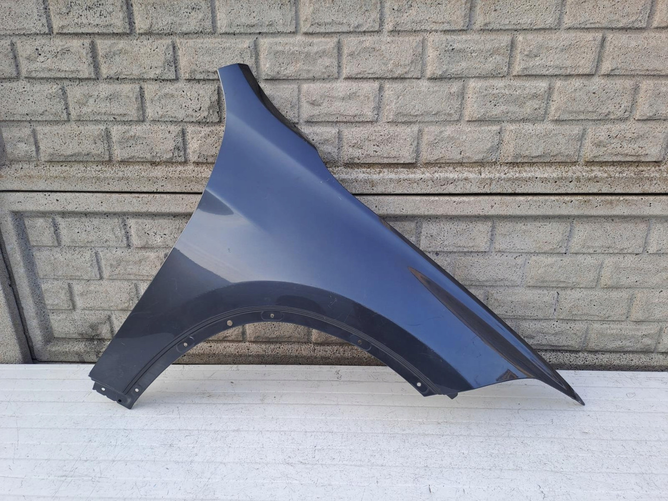 BŁOTNIK PRAWY PRZEDNI BMW X1 F48 2015 - 2022 - (13296795119)