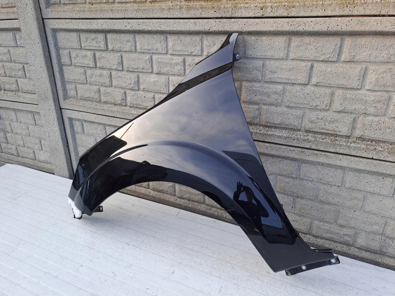 NISSAN NAVARA IV 16-22 BŁOTNIK PRZEDNI LEWY - (13296921390)