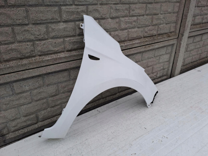 HYUNDAI I20 LIFT KIERUNEK BŁOTNIK PRZEDNI PRAWY - (13297259381)