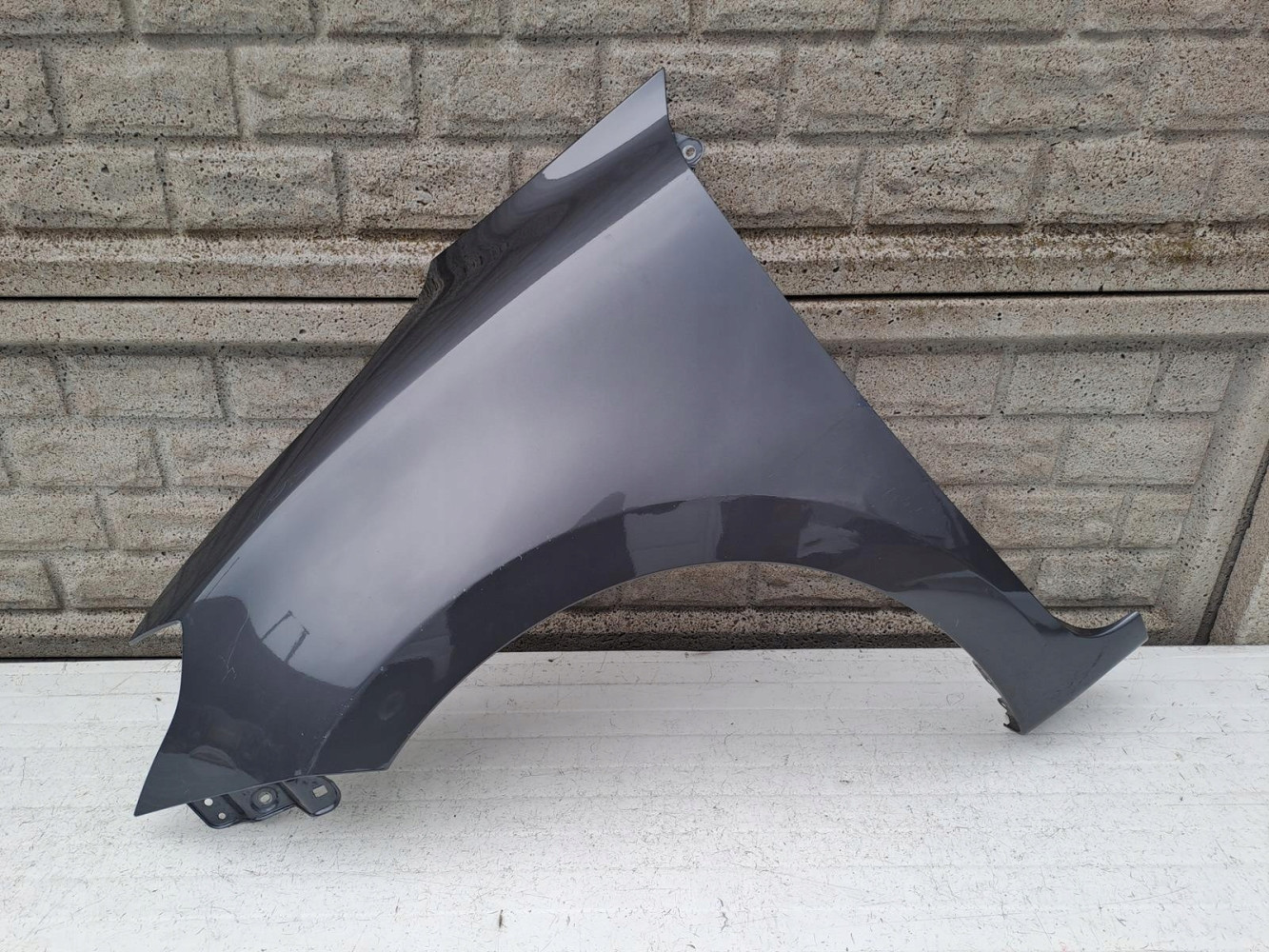 SUZUKI SWIFT MK8 17-22 BŁOTNIK PRZEDNI LEWY - (13297296400)