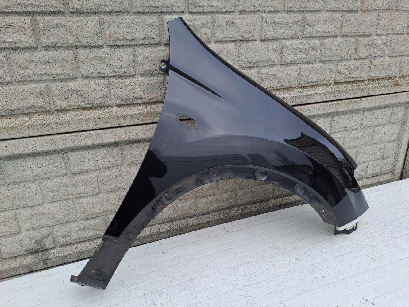 NISSAN QASHQAI 10-13 LIFT BŁOTNIK PRAWY PRZÓD - (13297392397)