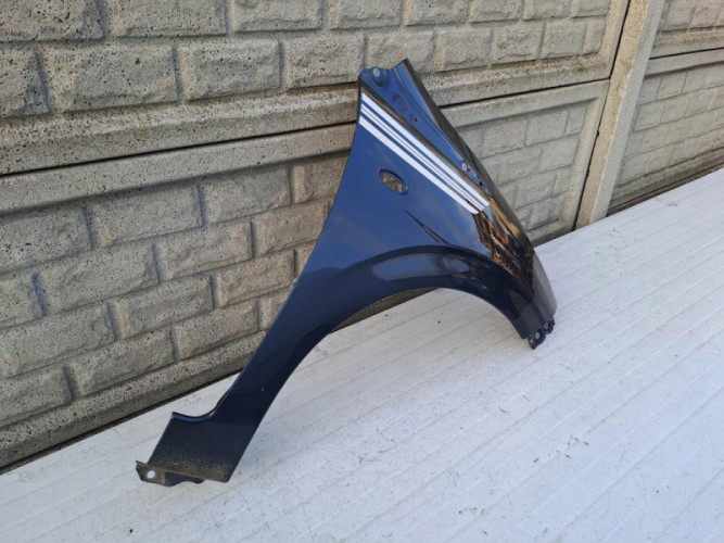 PEUGEOT 108 2014-2021 BŁOTNIK PRAWY PRZEDNI - (13322397416)