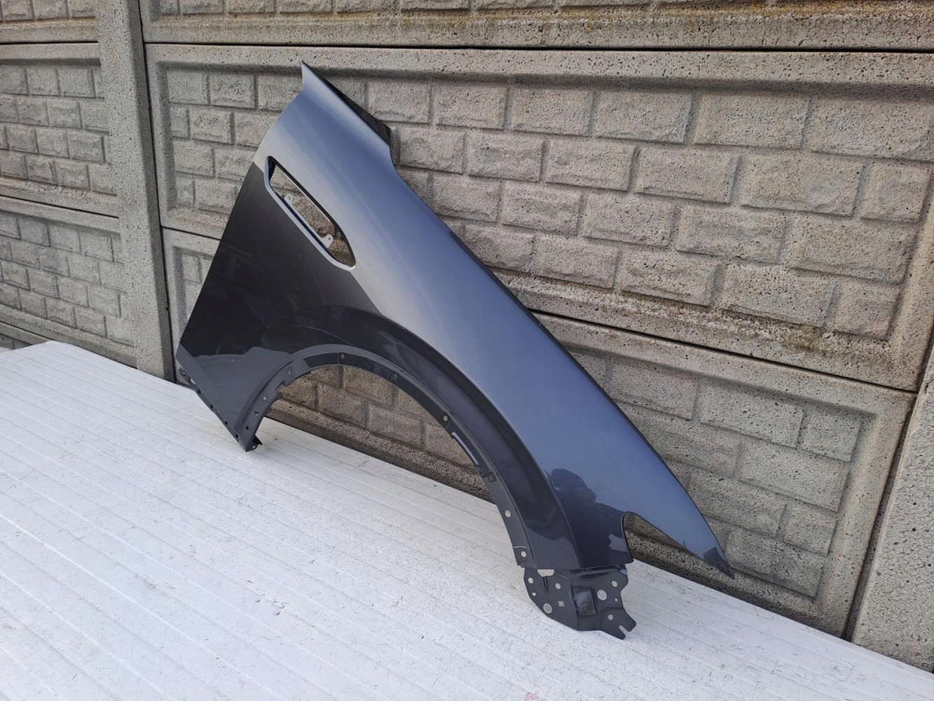 MAZDA CX60 CX-60 BŁOTNIK PRAWY PRZEDNI - (13325602310)