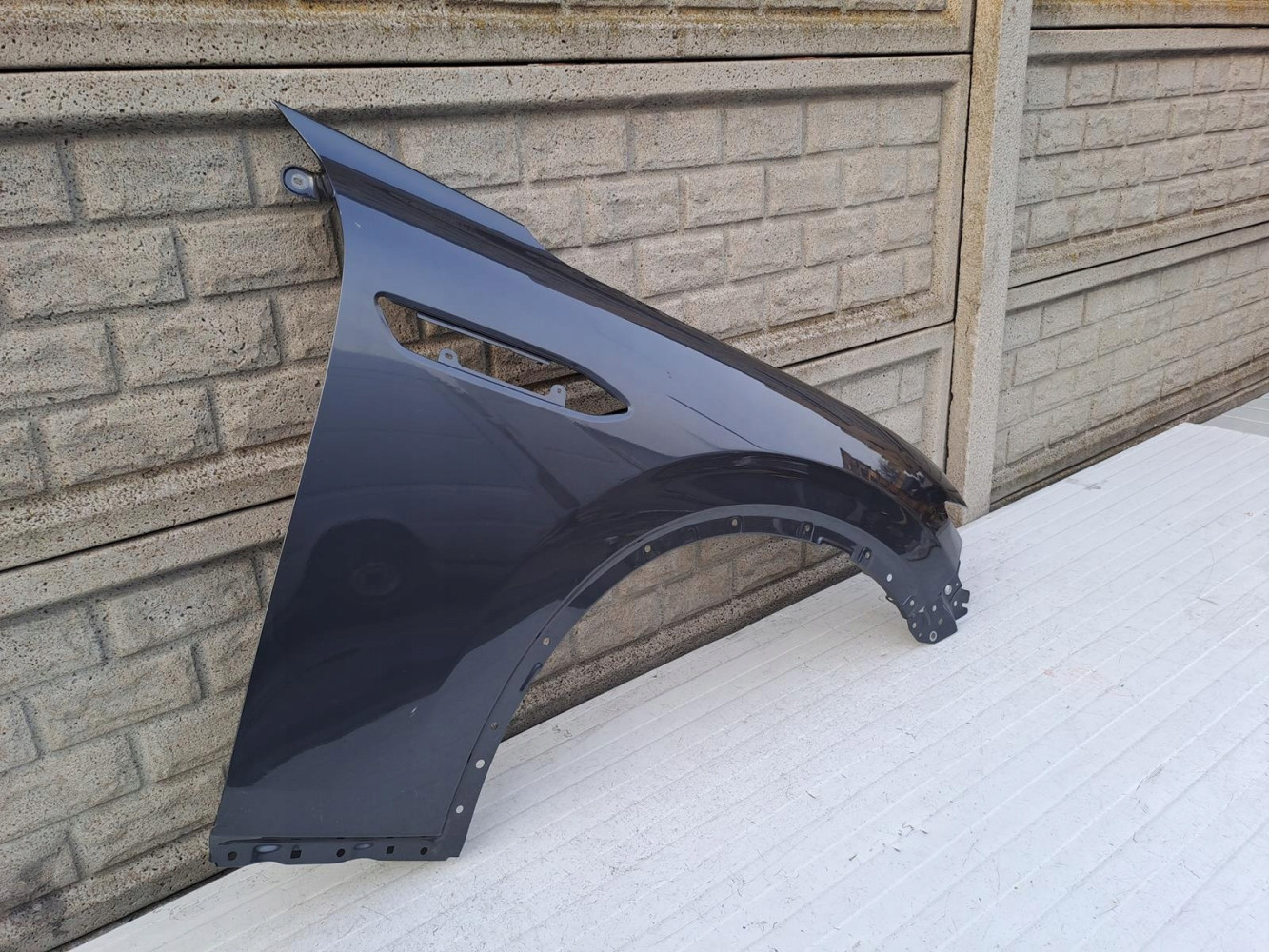 MAZDA CX60 CX-60 BŁOTNIK PRAWY PRZEDNI - (13325602310)