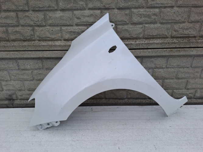 SUZUKI SWIFT MK8 17-22 BŁOTNIK PRZEDNI LEWY - (13333600620)