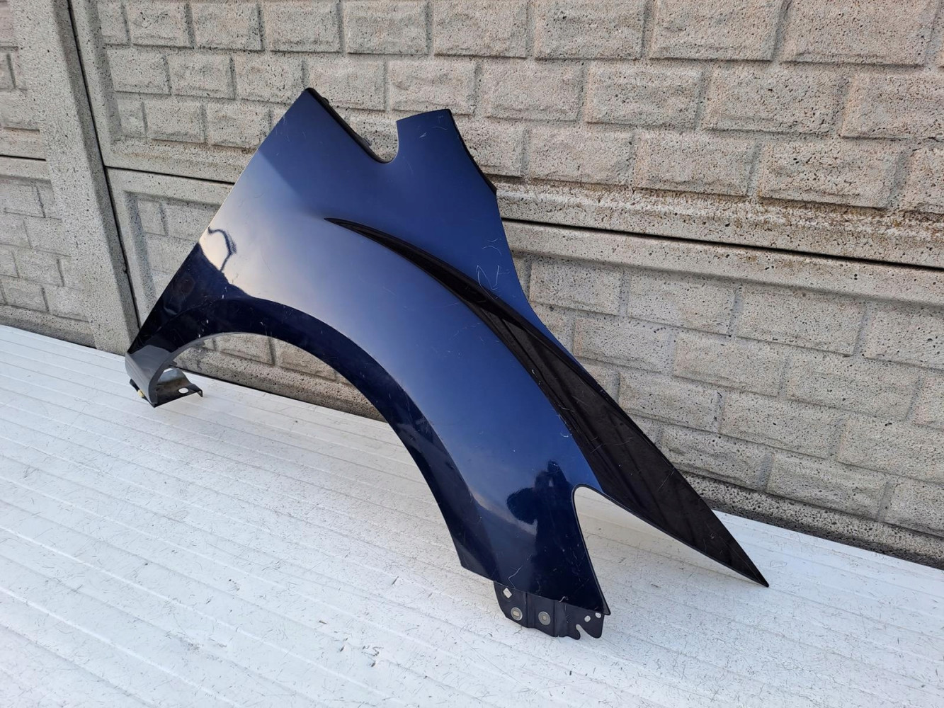 MAZDA CX-7 CX7 BŁOTNIK PRAWY PRZEDNI - (13346164767)