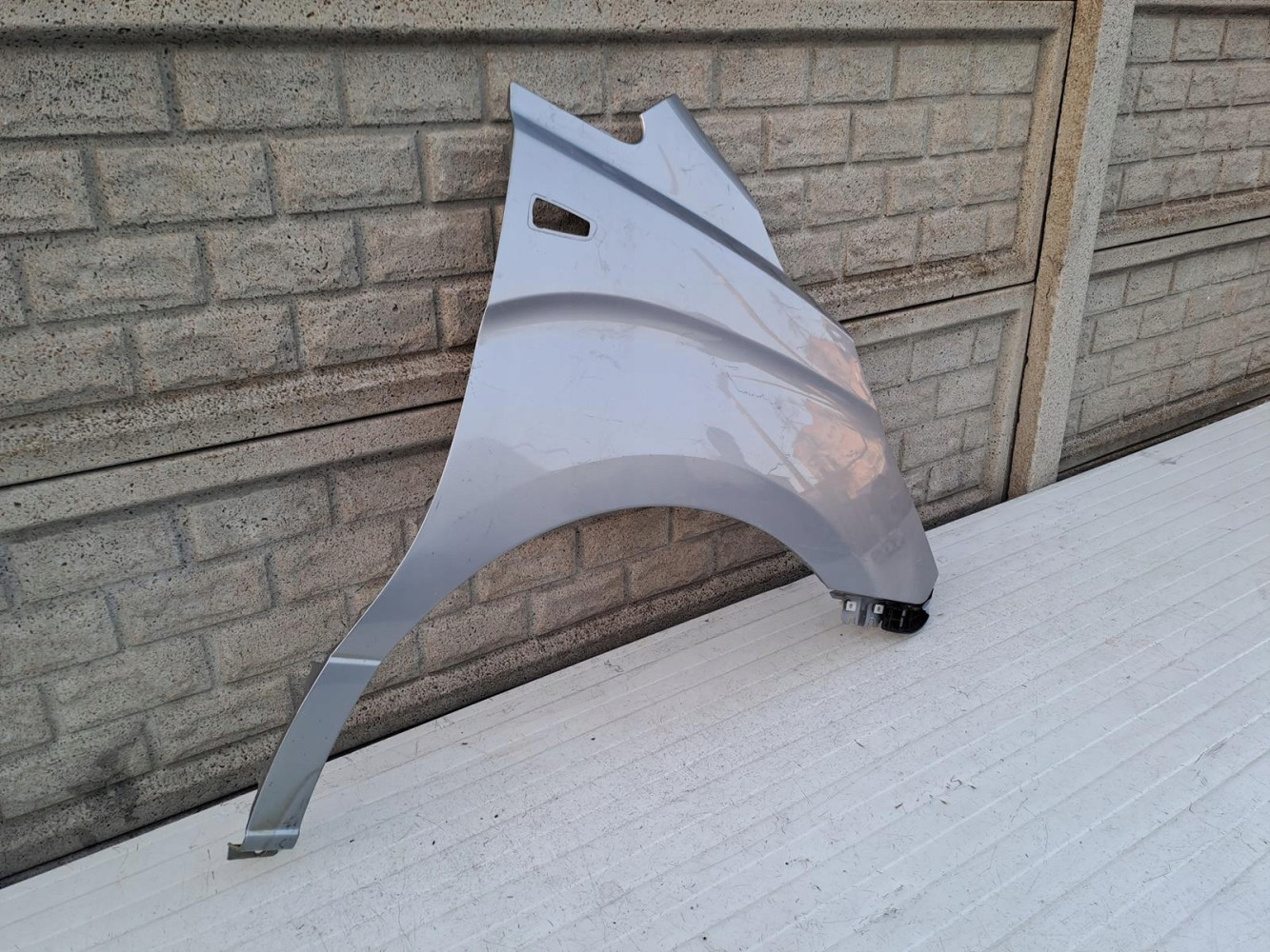 HYUNDAI H1 2007- BŁOTNIK PRZEDNI PRAWY - (13356034232)