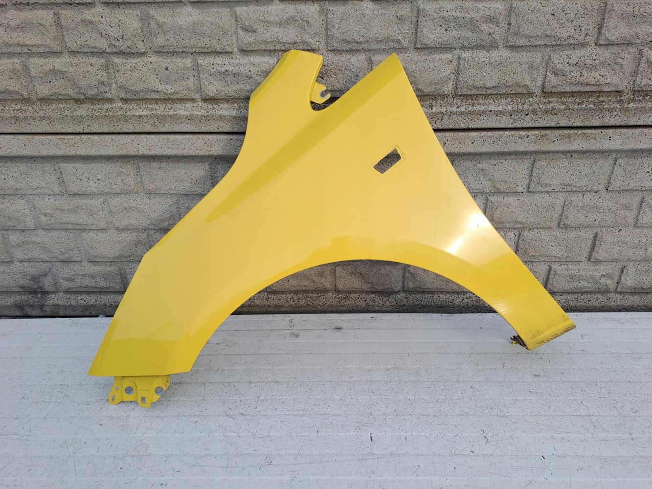 OPEL CORSA E 15-19 BŁOTNIK PRZEDNI LEWY - (13383078329)