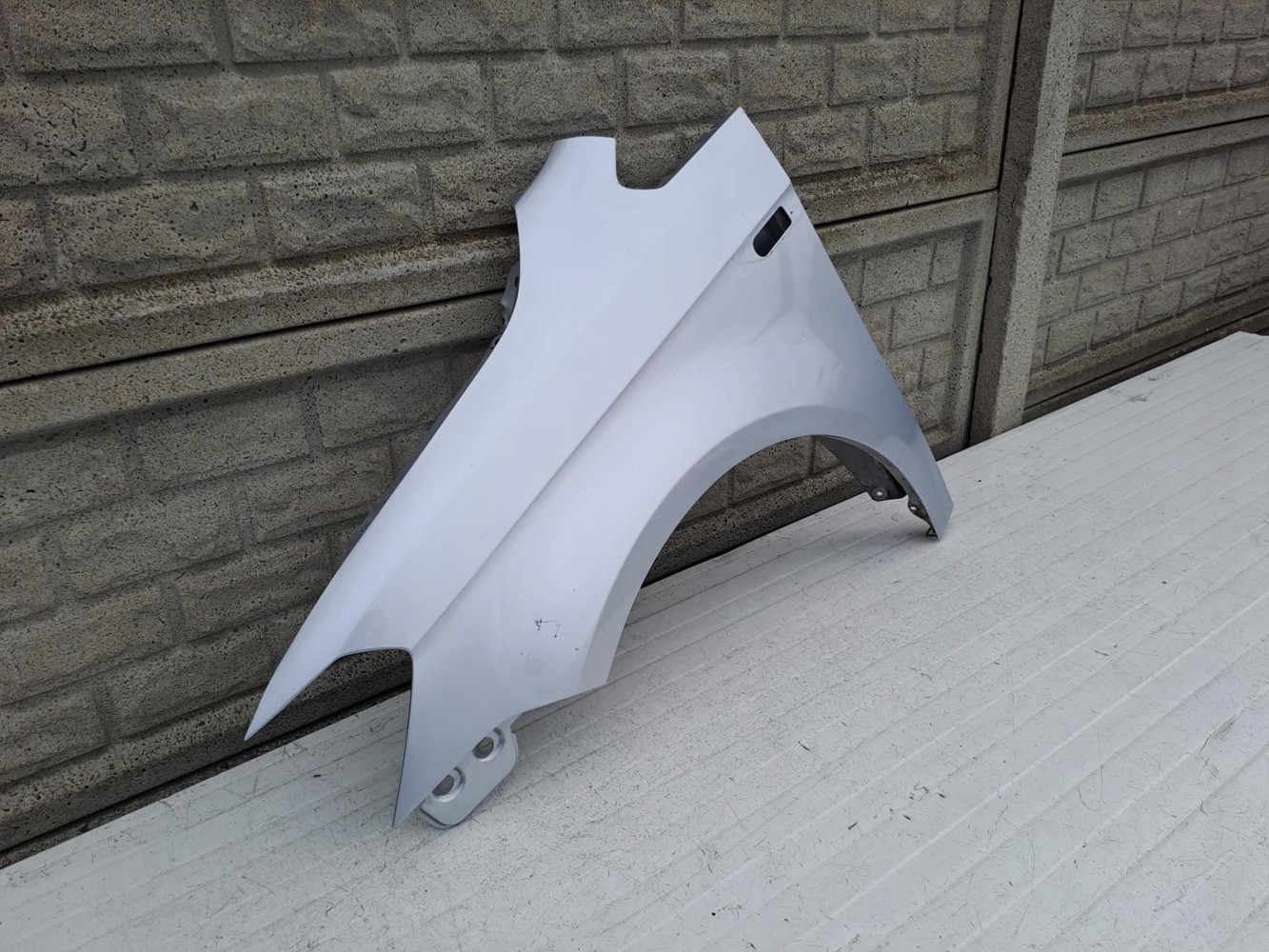 BŁOTNIK PRZEDNI LEWY VW CADDY 2015-2021 - (13417437635)