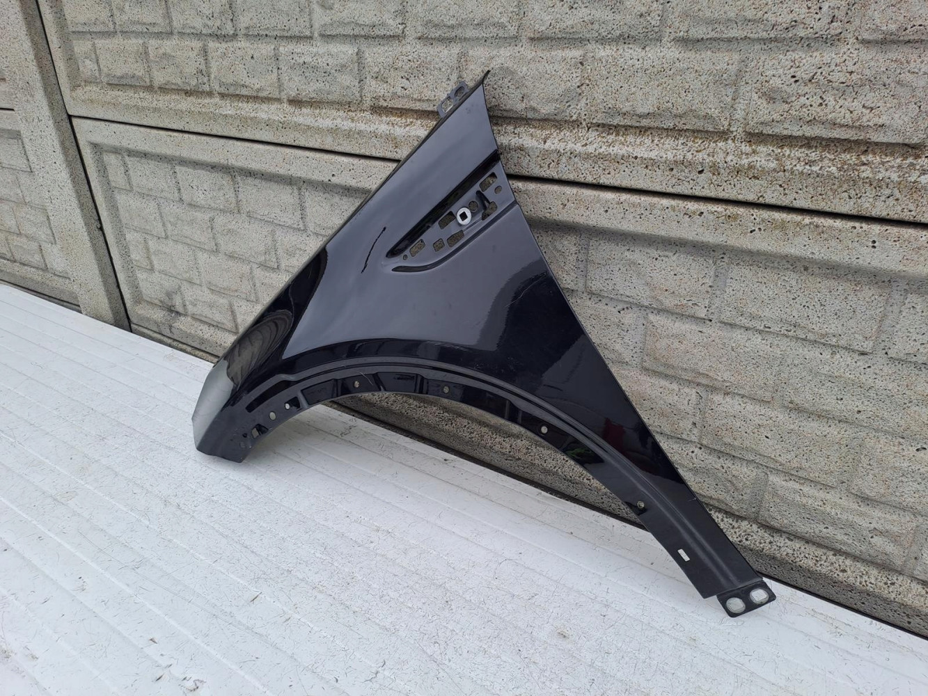 LAND ROVER DISCOVERY SPORT BŁOTNIK PRZEDNI LEWY - (13423629298)