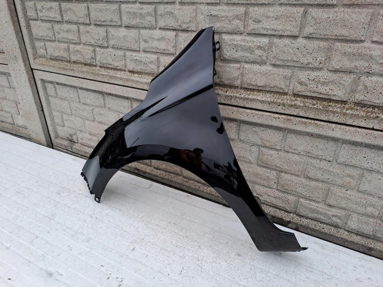 HYUNDAI I20 LIFT BŁOTNIK PRZEDNI LEWY - (13423650318)