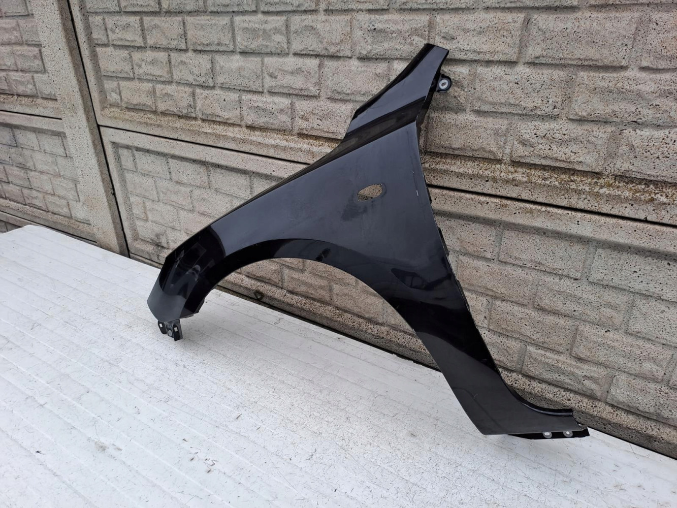 MAZDA 3 HB 03-09 BŁOTNIK LEWY PRZEDNI - (13423660183)