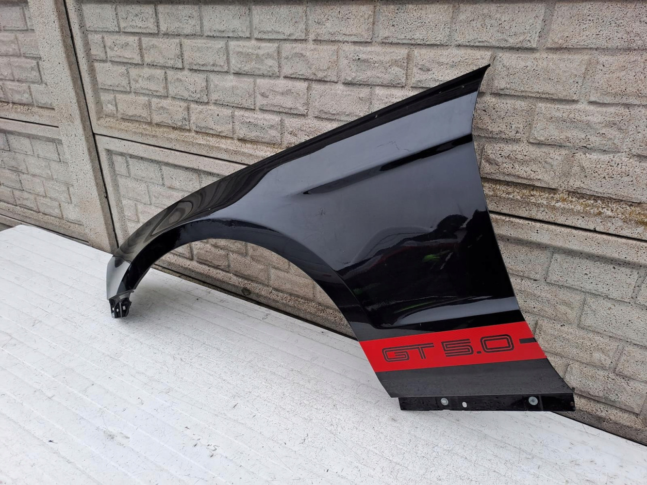 FORD MUSTANG V 5 LIFT 09-14 BŁOTNIK PRZEDNI LEWY - (13423914162)