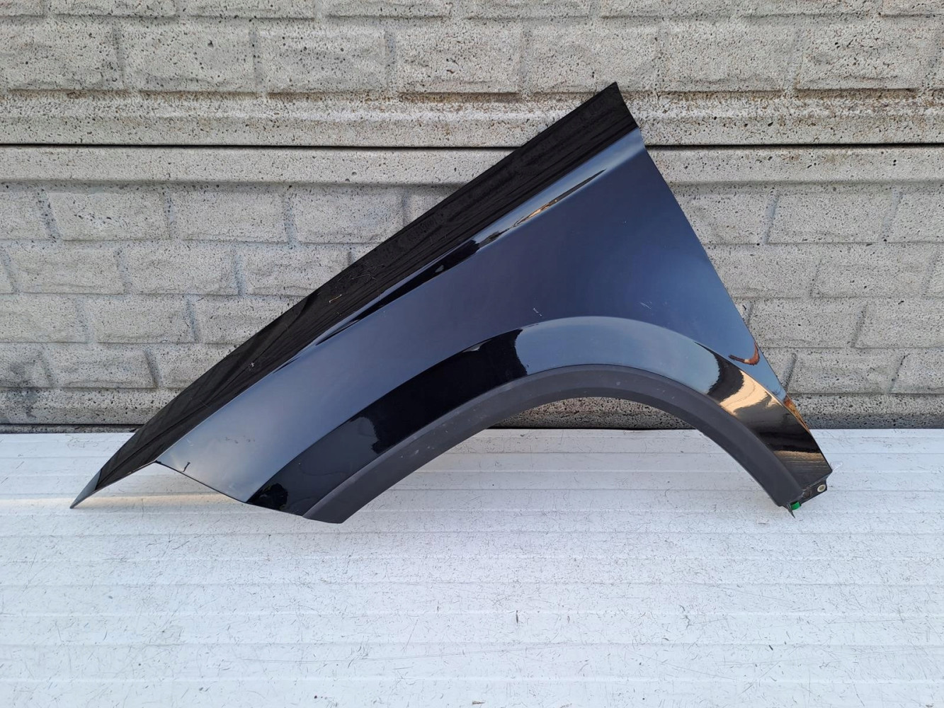 SEAT ATECA BŁOTNIK LEWY PRZEDNI - (13431943639)