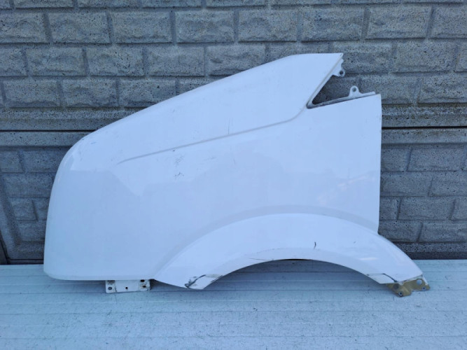VW CRAFTER BŁOTNIK LEWY PRZEDNI - (13437702187)
