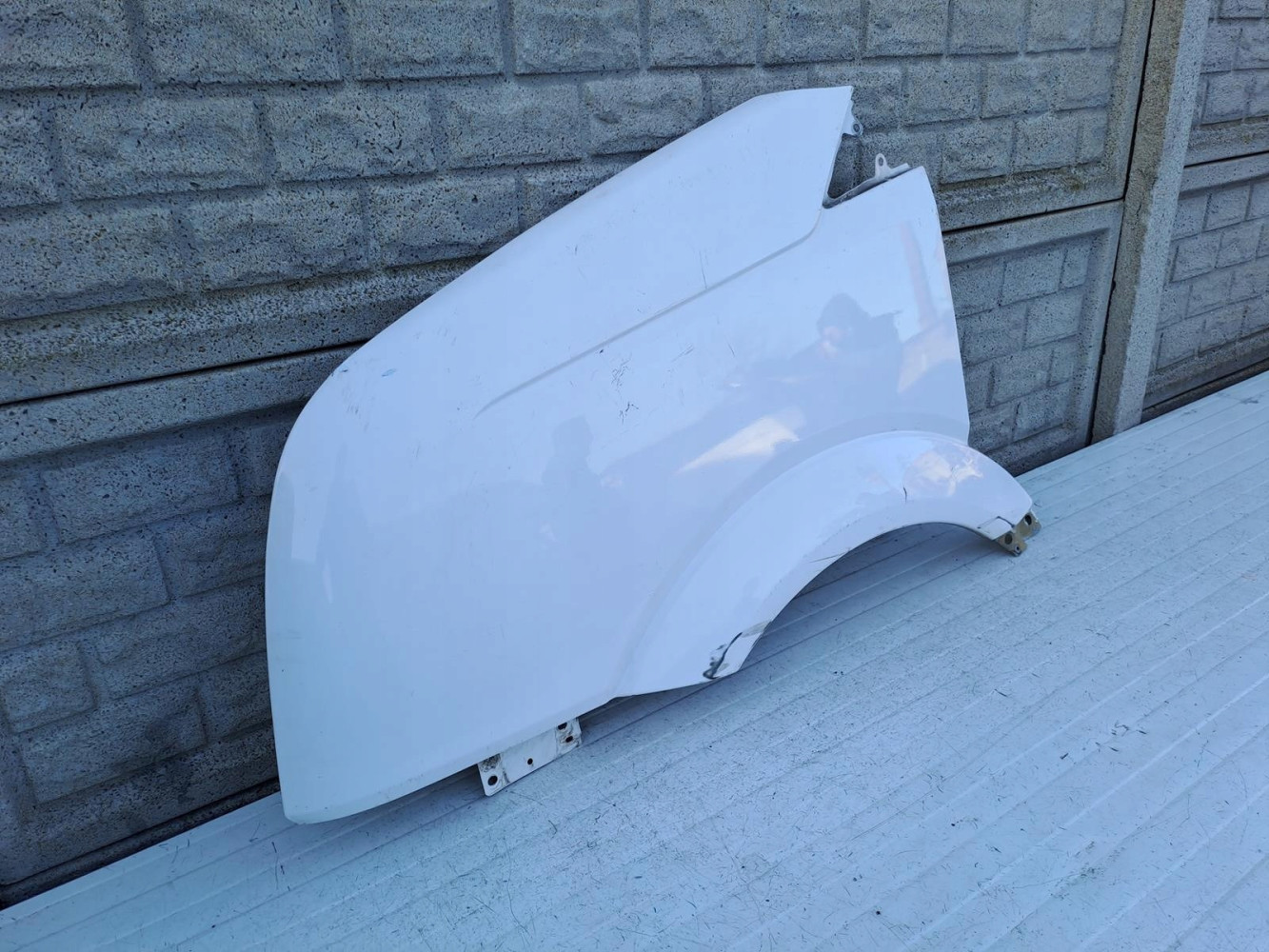 VW CRAFTER BŁOTNIK LEWY PRZEDNI - (13437702187)