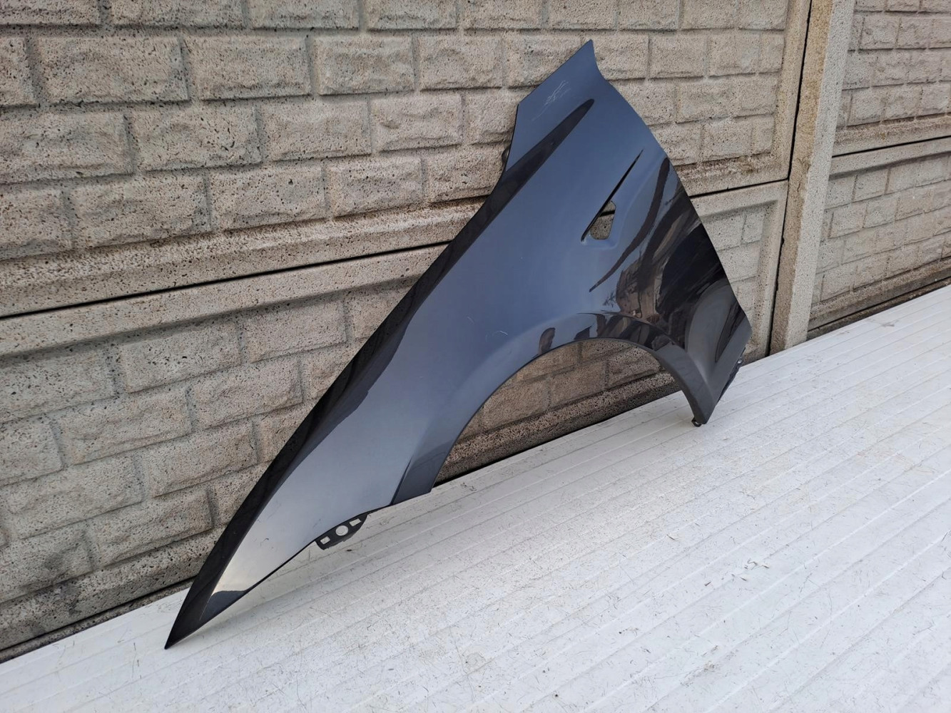 TESLA MODEL S BŁOTNIK LEWY PRZEDNI - (13437804946)