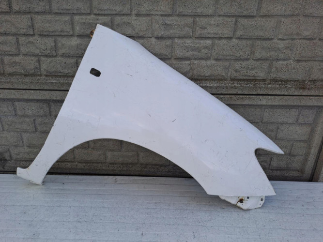 TOYOTA HILUX 2005-2012 BŁOTNIK PRAWY PRZEDNI - (13438171134)