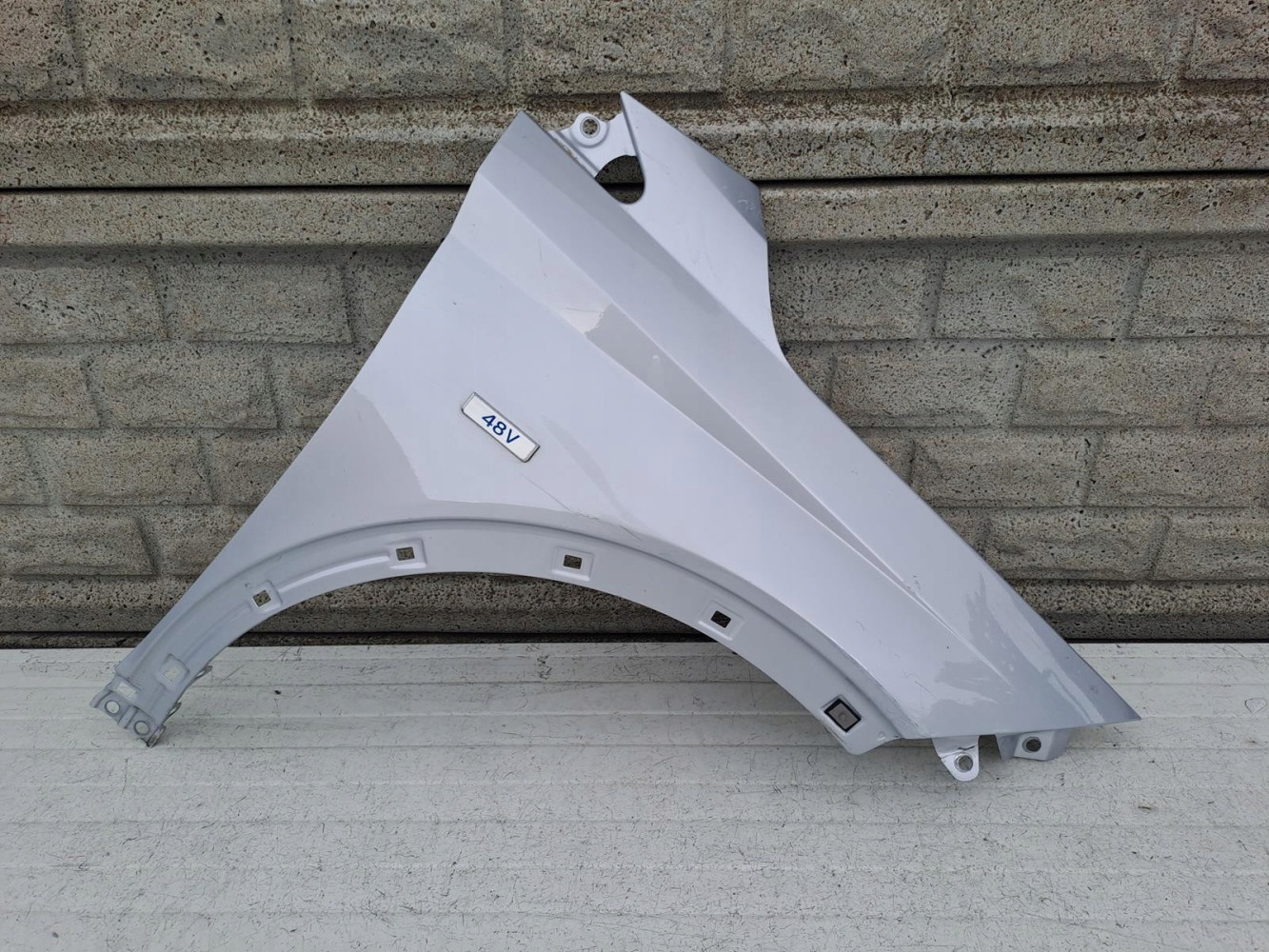 BŁOTNIK PRZEDNI PRAWY HYUNDAI BAYON - (13453448358)