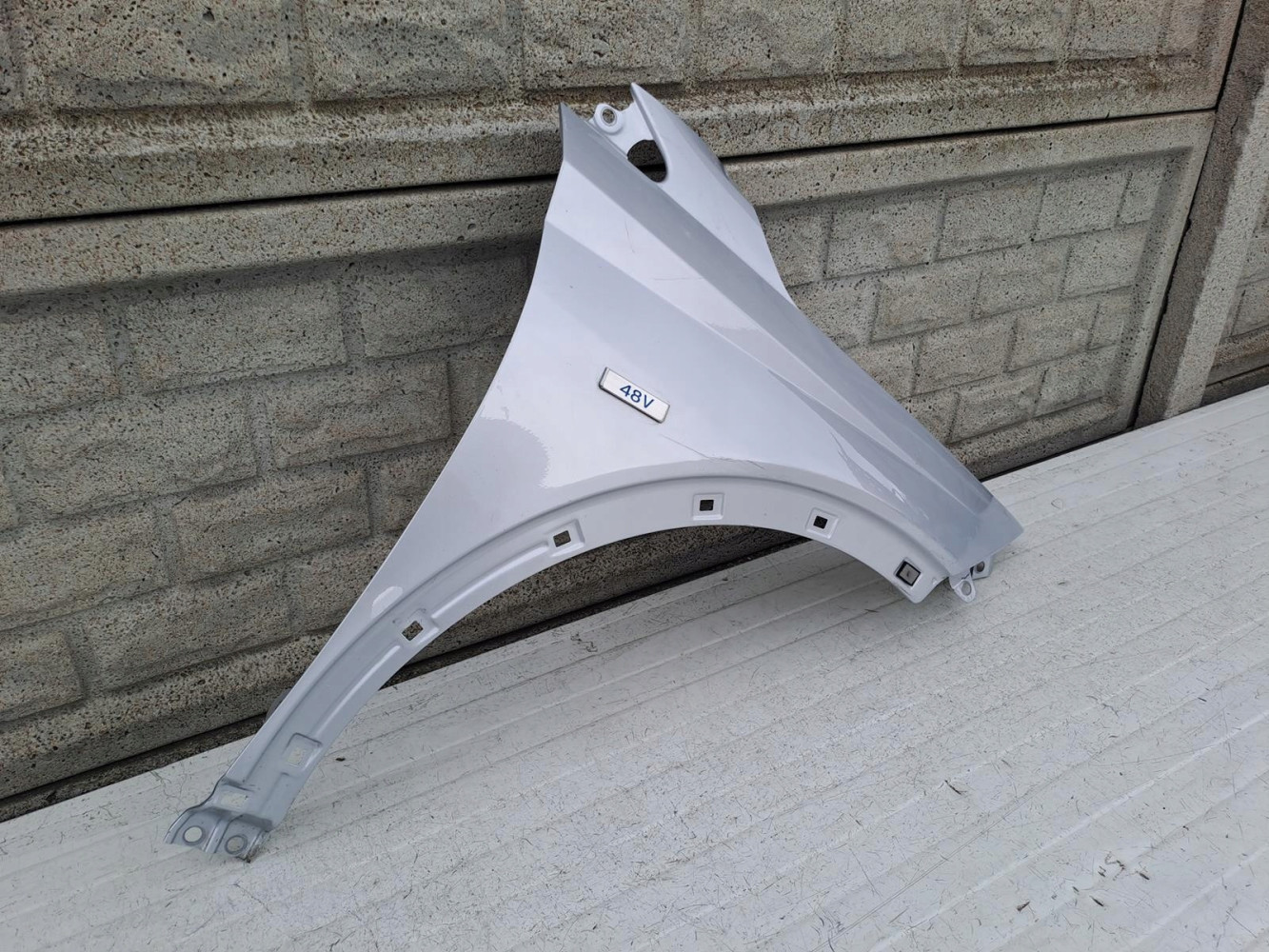 BŁOTNIK PRZEDNI PRAWY HYUNDAI BAYON - (13453448358)