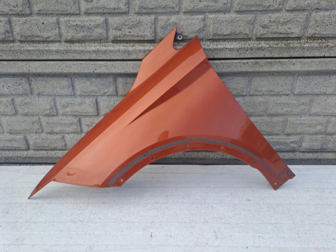 SEAT ARONA BŁOTNIK PRZEDNI LEWY - (13462287915)