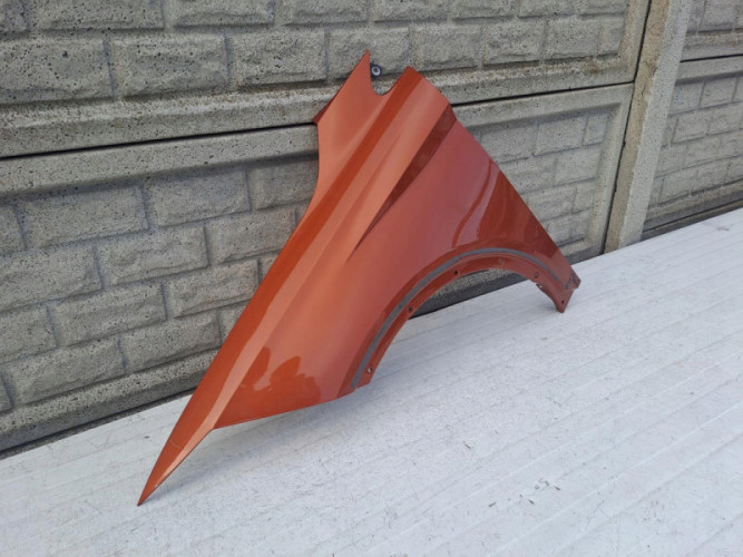 SEAT ARONA BŁOTNIK PRZEDNI LEWY - (13462287915)