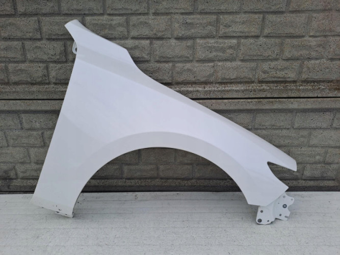 MAZDA III 3 2019 -2024 SEDAN BŁOTNIK PRAWY PRZEDNI - (13470828425)
