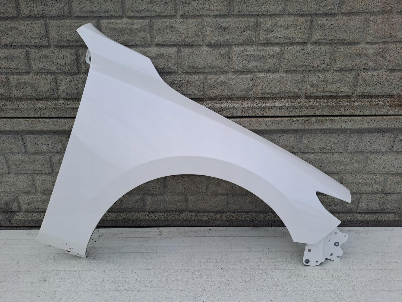 MAZDA III 3 2019 -2024 SEDAN BŁOTNIK PRAWY PRZEDNI - (13470828425)