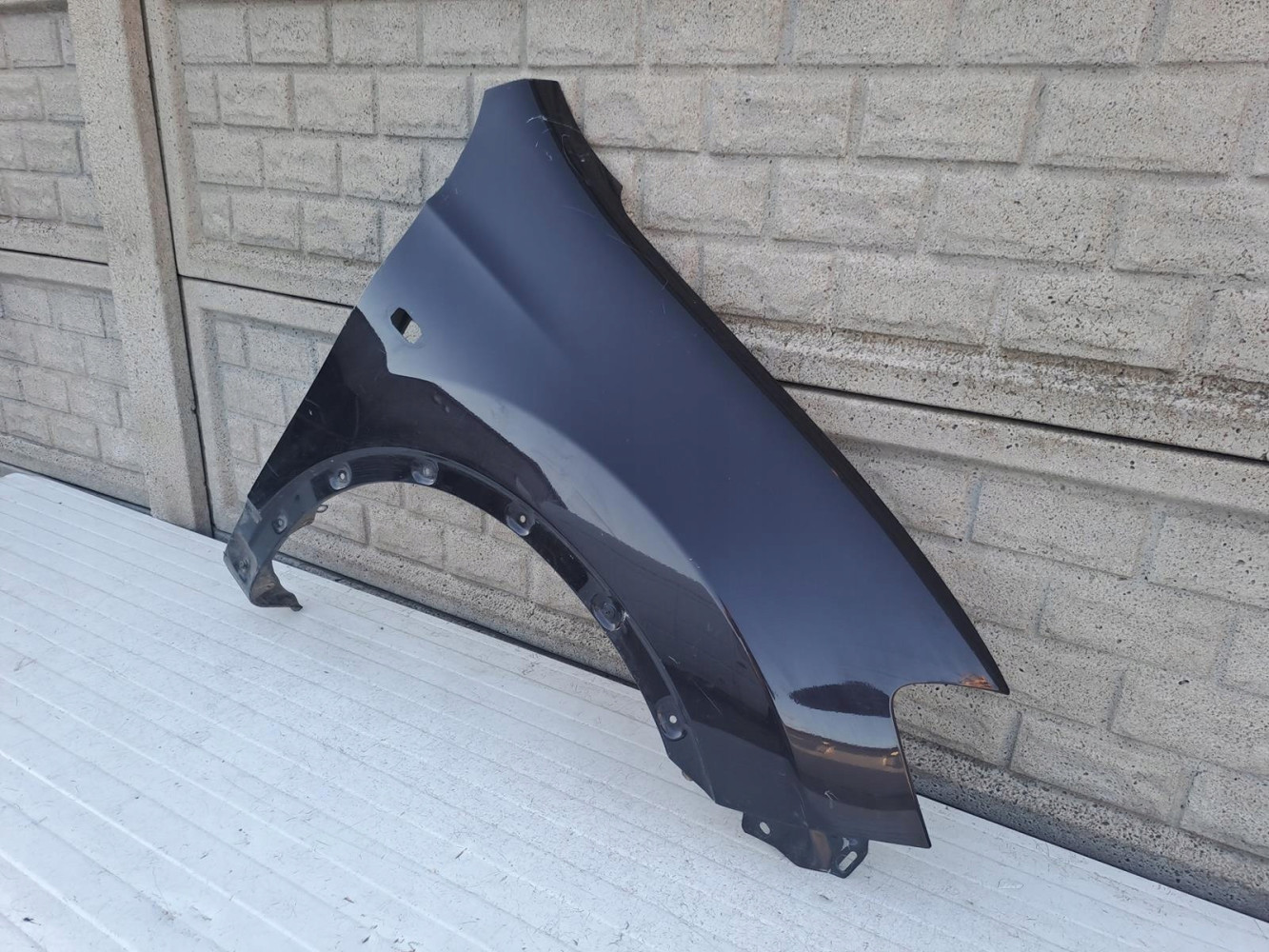 NISSAN QASHQAI 10-13 LIFT BŁOTNIK PRAWY PRZÓD - (13491701097)
