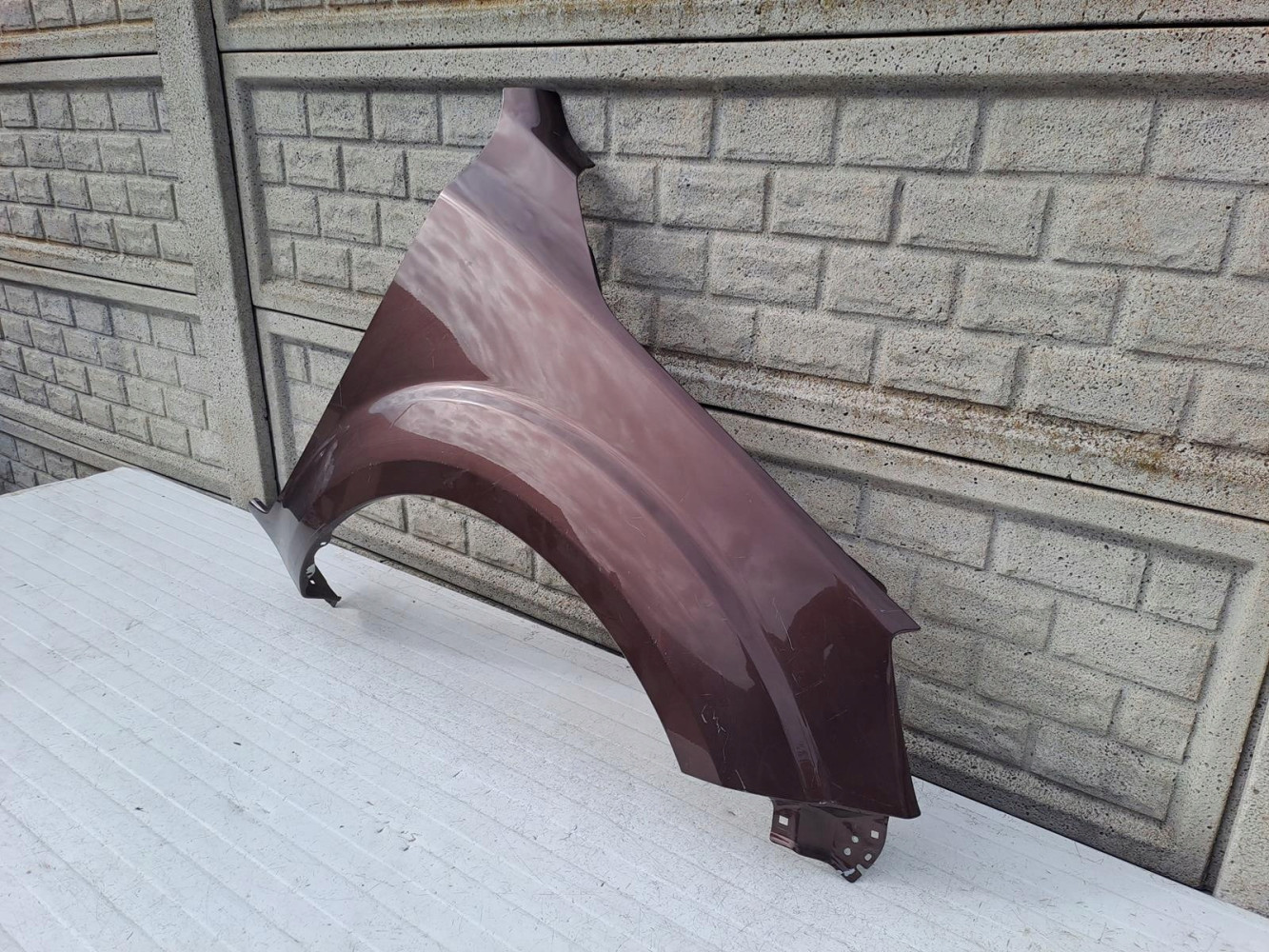 NISSAN NAVARA IV 16-22 BŁOTNIK PRZEDNI PRAWY - (13496803723)