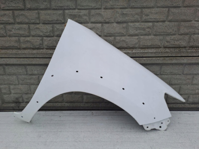 TOYOTA HILUX LIFT 2012-2015 BŁOTNIK PRZEDNI PRAWY - (13502011494)
