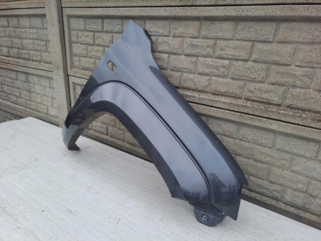 VW AMAROK 2H0 2016-2021 LIFT BŁOTNIK PRAWY PRZEDNI - (13507669476)