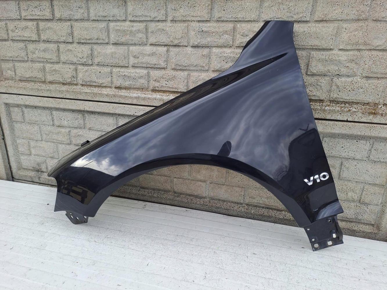 VW TOUAREG 7L 2002-2006 BŁOTNIK PRZEDNI LEWY - (13507847588)