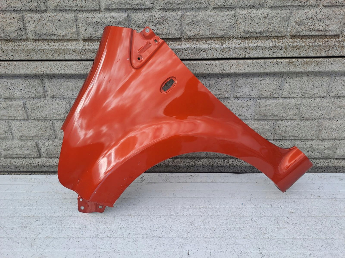 TOYOTA AYGO I 1 2005-2012 BŁOTNIK LEWY PRZEDNI - (13533546402)