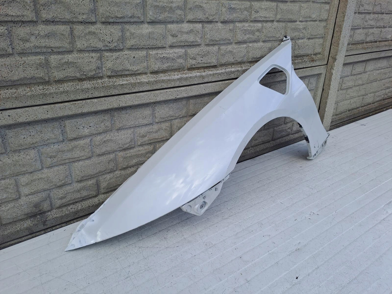 BMW I8 I12 I15 COUPE ROADSTER 14-20 BŁOTNIK LEWY - (13533682379)