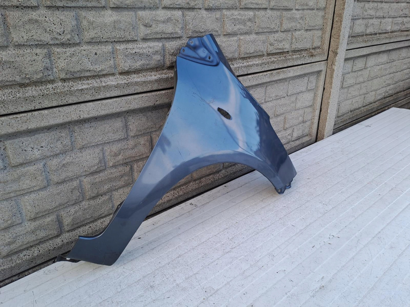 TOYOTA YARIS 2 II 05-12 BŁOTNIK PRAWY PRZÓD - (13563596777)