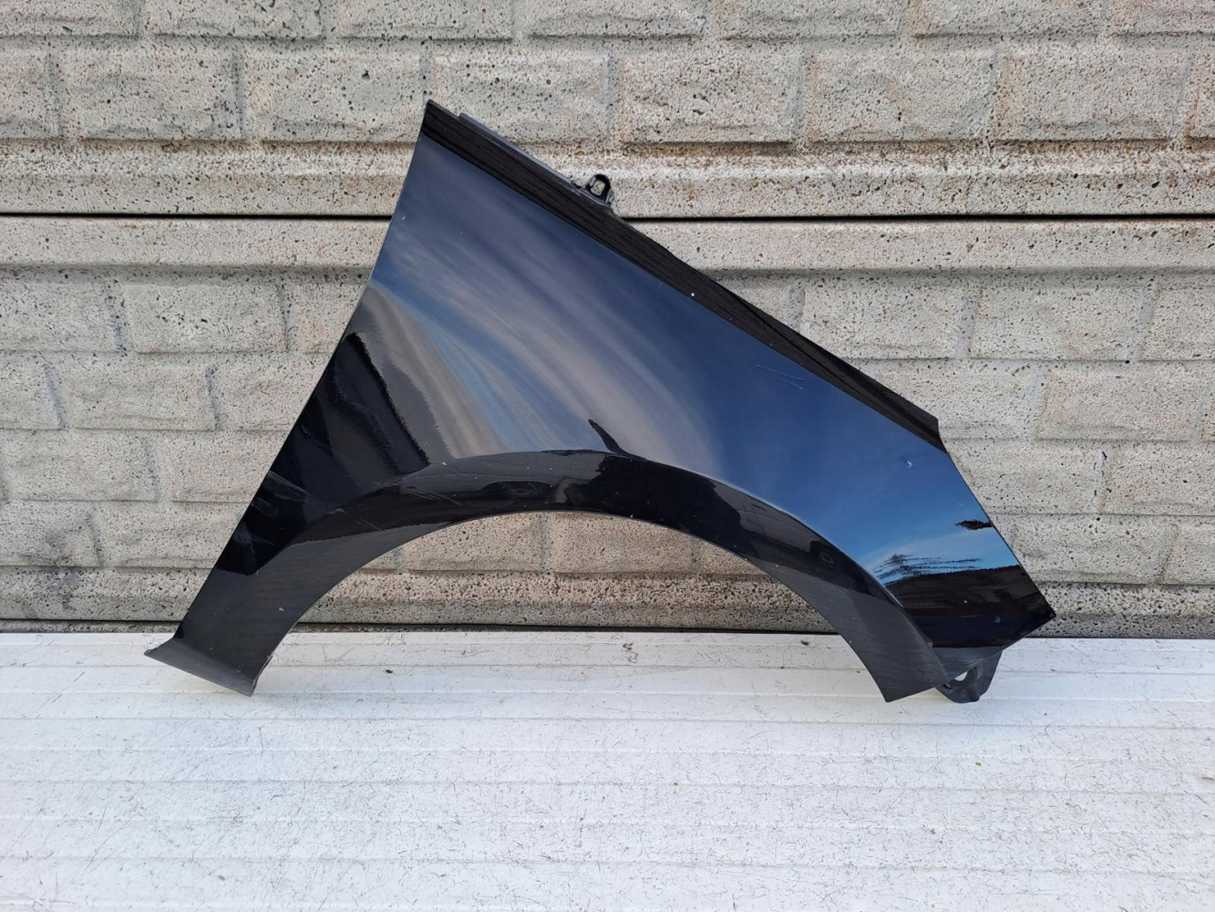 FORD FIESTA Mk8 MK 8 16-22 BŁOTNIK PRZEDNI PRAWY - (13563635135)
