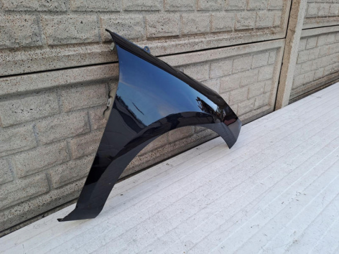 FORD FIESTA Mk8 MK 8 16-22 BŁOTNIK PRZEDNI PRAWY - (13563635135)