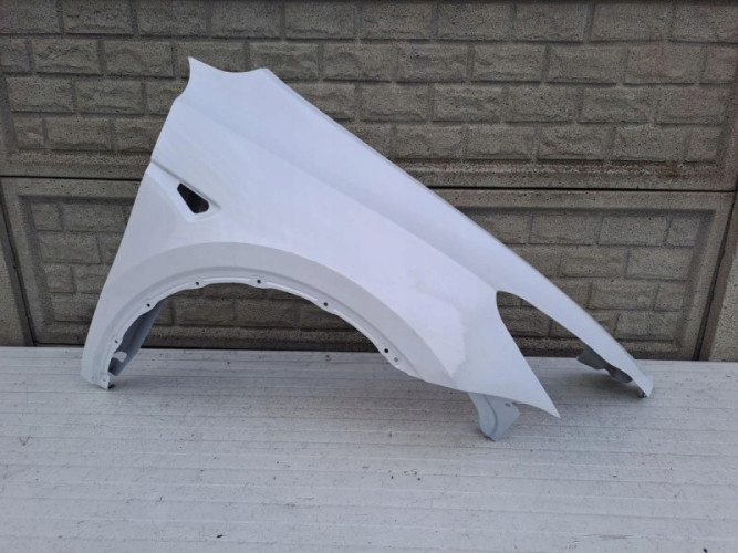 TESLA Y MODEL Y BŁOTNIK PRZEDNI PRAWY - (13563753183)
