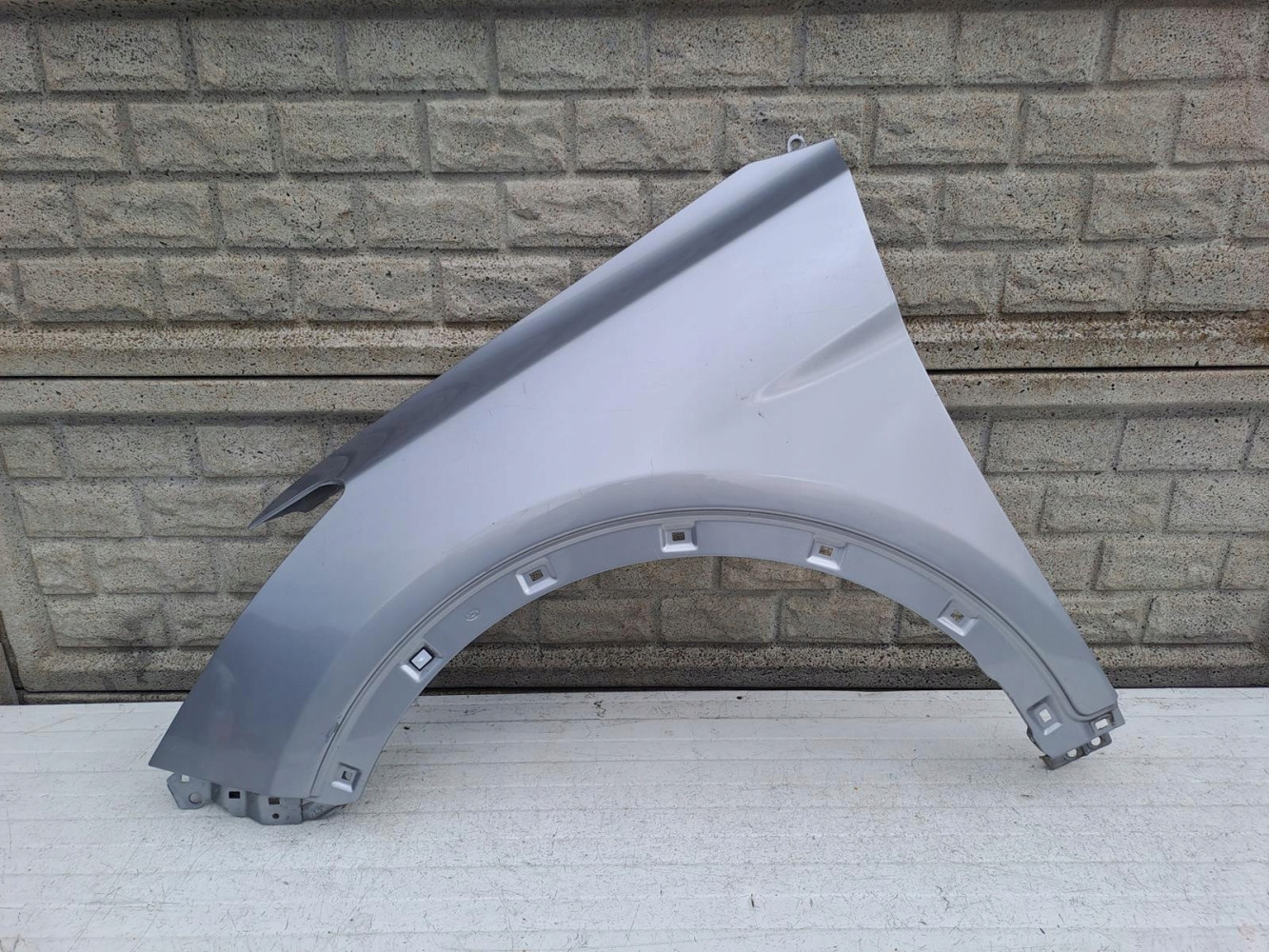 HYUNDAI SANTAFE SANTA FE 12- BŁOTNIK PRZEDNI LEWY - (13568718250)