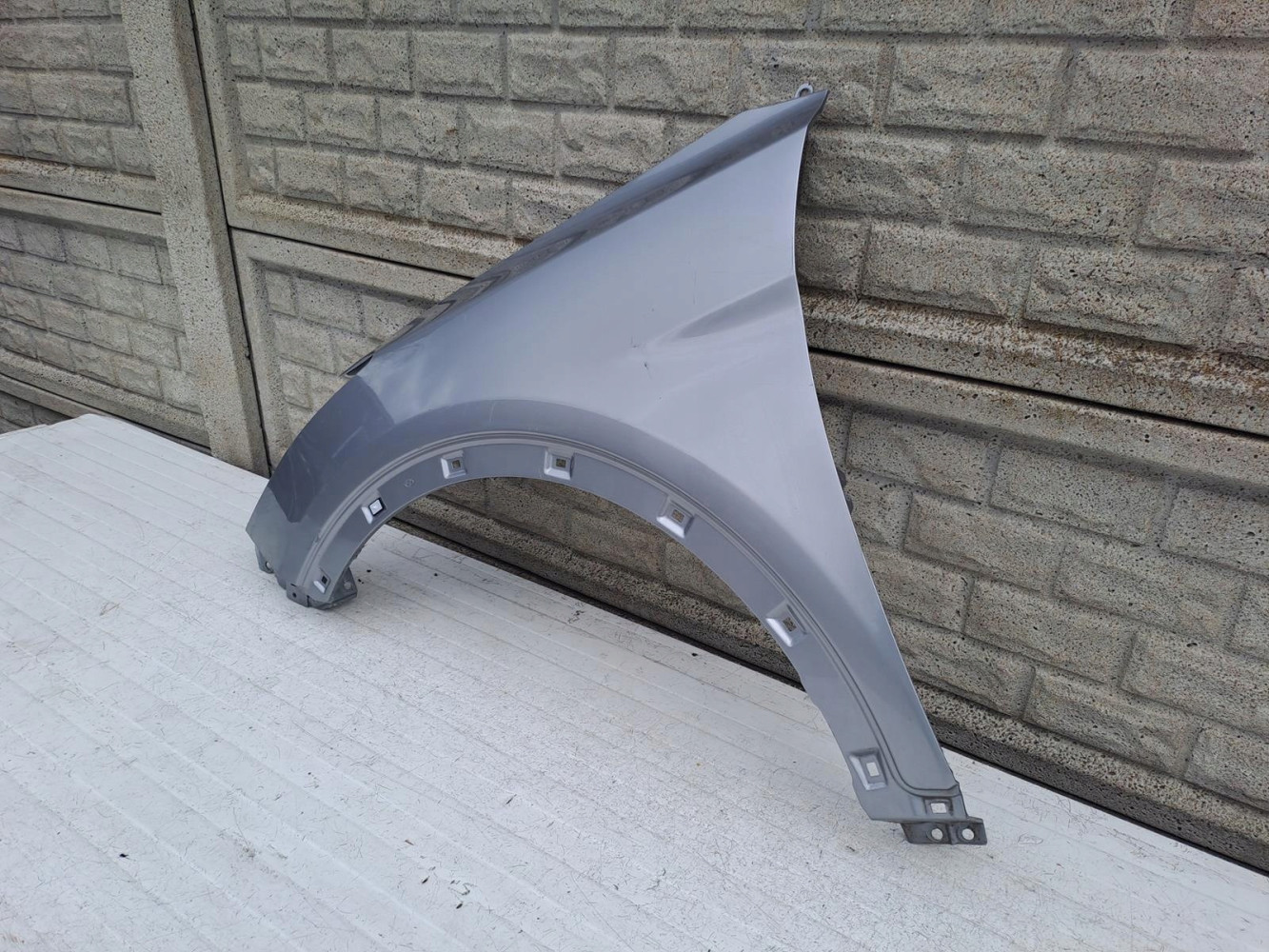 HYUNDAI SANTAFE SANTA FE 12- BŁOTNIK PRZEDNI LEWY - (13568718250)