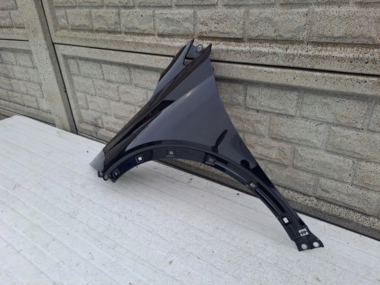 BŁOTNIK PRZEDNI LEWY HYUNDAI BAYON - (13575443922)